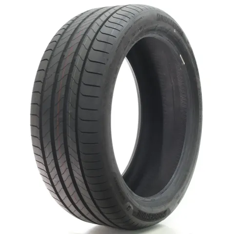 Background image for Sommerreifen Bridgestone Turanza 6 * Enliten XL 245/40 R19 98Y DOT25 DEMO 1Stk