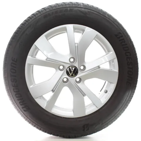 Background image for VW Tiguan CT1 Winterräder Rockingham Bridgestone 215/65R17 103H 571071497A