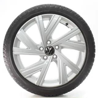 VW Golf 8 VIII GTI GTD R Winterräder Bergamo Pirelli 225/40R18 DOT25 5H0601025AB - Bild 3