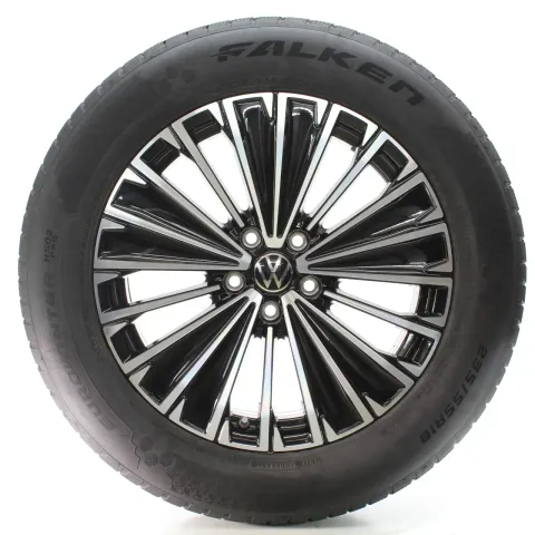 Background image for VW Tiguan CT1 Winterräder Napoli Schwarz Glanz Falken 235/55R18 DOT24 571601025K