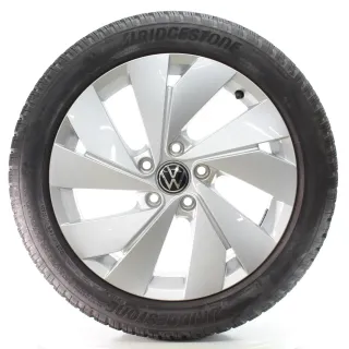 VW Golf 8 VIII CD1 Winterräder Belmont Bridgestone 205/50R17 DOT24 5H0601025B - Bild 1