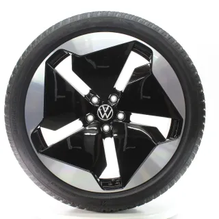 VW ID.3 E11 GTX Winterräder Sanya Bridgestone 215/45R20 95T DOT25 10A601025T - Bild 1