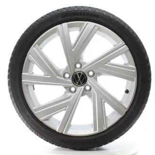VW Golf 8 VIII GTI R Winterräder Bergamo Bridgestone 225/40R18 92V 5H0601025AB - Bild 1