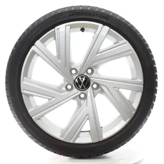 VW Golf 8 VIII GTI R Winterräder Bergamo Bridgestone 225/40R18 DOT24 5H0601025AB - Bild 1