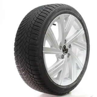 VW Golf 8 VIII CD1 Winterräder Bergamo Bridgestone 225/40R18 DOT24 5H0601025AB - Bild 6