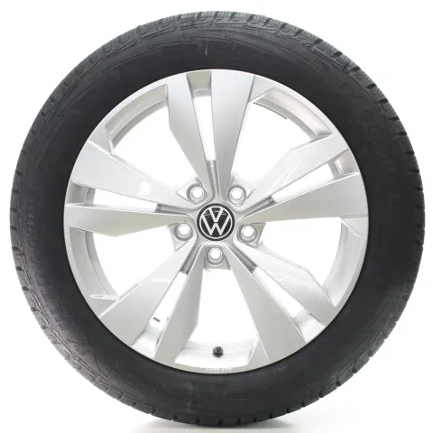 Background image for VW ID.3 E11 Winterräder Loen Goodyear SealTech 215/55R18 DOT24 NEU 10A071498