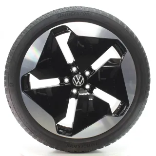 VW ID.3 E11 GTX Winterräder Sanya Bridgestone 215/45R20 95T DOT25 10A601025T - Bild 1
