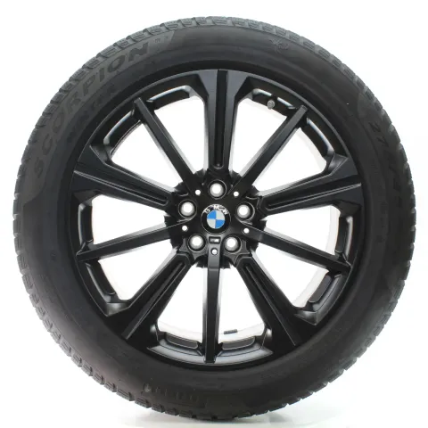 Background image for BMW X5 G05 X6 G06 Winterräder M Sternspeiche 748 Pirelli 275/45R20 DOT25 6883765