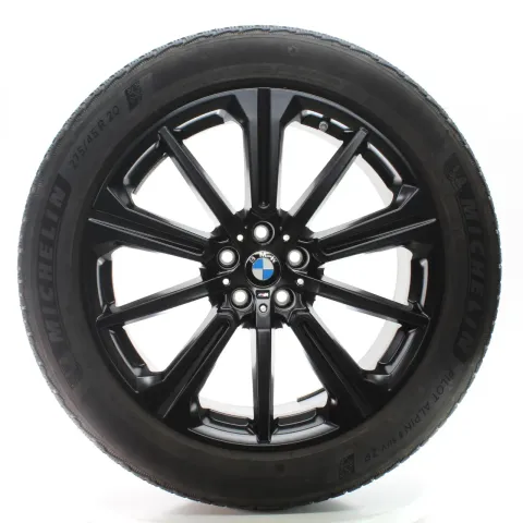 Background image for BMW X5 G05 X6 G06 Winterräder M Sternspeiche 748 Michelin 110V 275/45R20 6883765