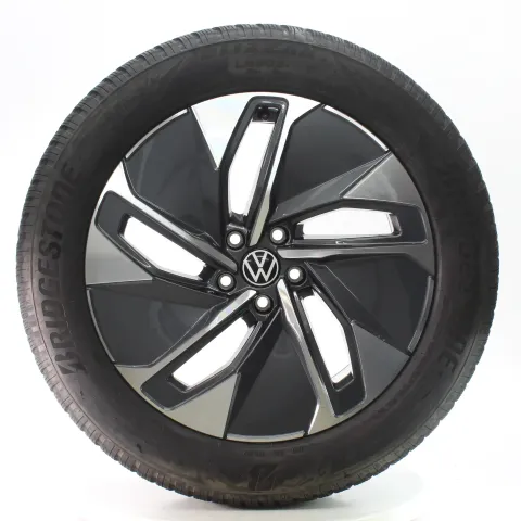 Background image for VW ID.4 E21 ID.5 E39 Winterräder Hamar 235/55-255/50R19 DOT24 11A601025M