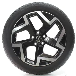 VW Passat B9 Variant CJ5 Winterräder Coventry Pirelli 235/45R18 DOT25 3J0601025M - Bild 2