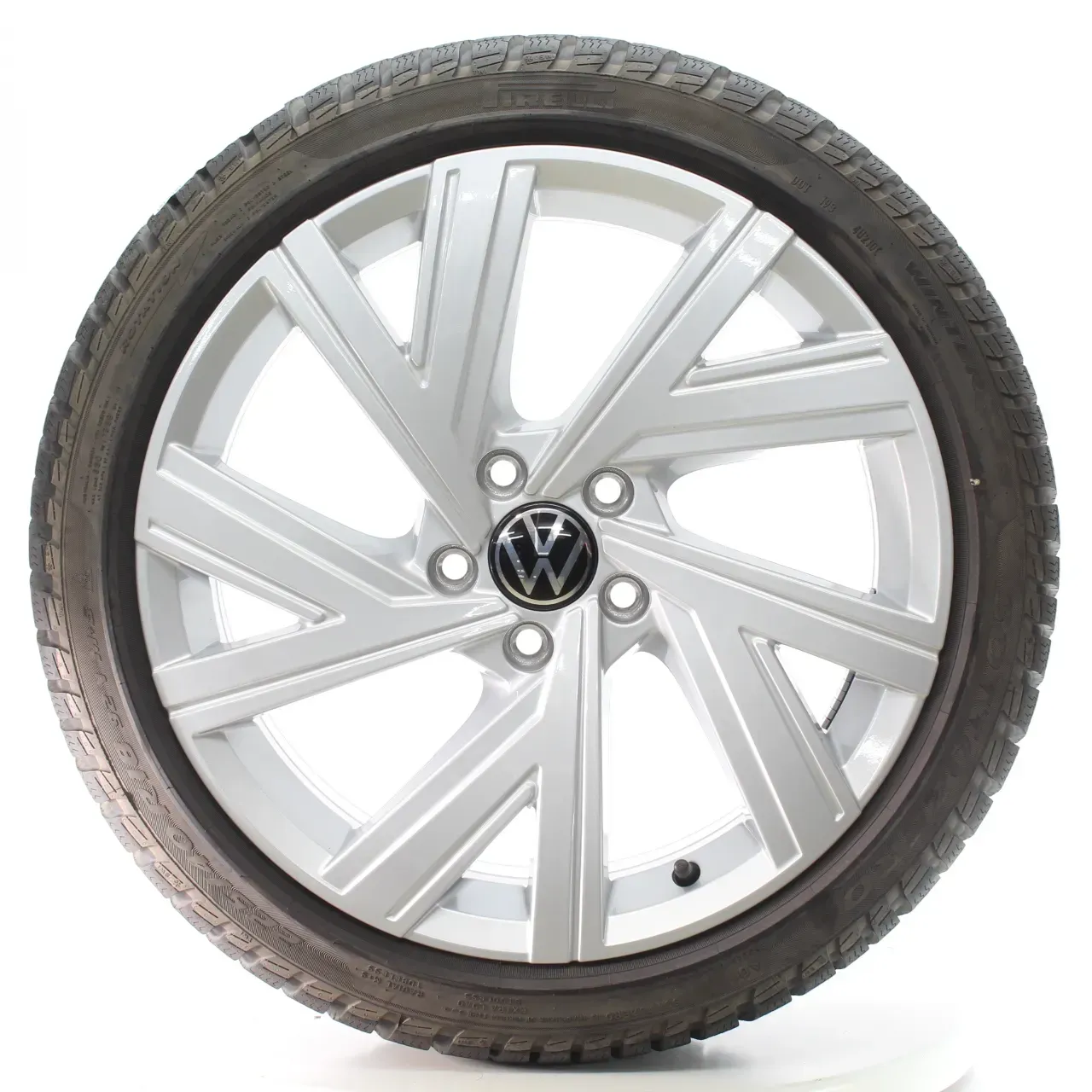 VW Golf 8 VIII GTI R CD1 Winterräder Bergamo Pirelli 225/40R18 DOT25 5H0601025AB - Bild 1