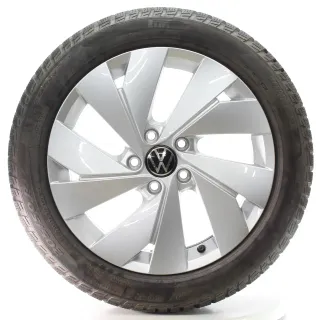 VW Golf 8 VIII CD1 CG5 Winterräder Belmont Pirelli 205/50R17 DOT25 5H0601025B - Bild 1