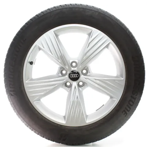 Background image for Audi Q4 Sportback F4N Winterräder 5-Arm Bridgestone 235/55-255/50R19 DOT22