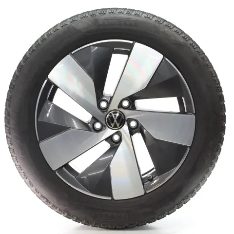 Background image for VW Passat B9 Variant CJ5 Winterräder Bologna Pirelli 215/55R17 DOT25 3J0601025K