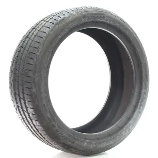 Sommerreifen Pirelli P Zero * RSC 255/40R19 96W DOT23 DEMO 2141100 - Bild 1
