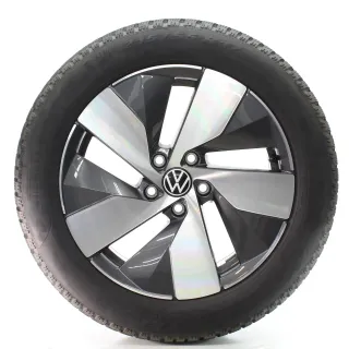VW Passat B9 Variant CJ5 Winterräder Bologna Pirelli 215/55R17 DOT25 3J0601025K - Bild 3