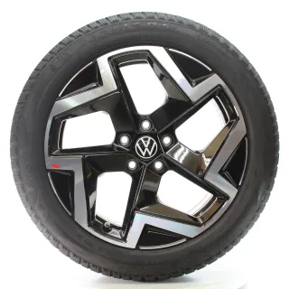VW Passat B9 Variant CJ5 Winterräder Coventry Pirelli 235/45R18 DOT24 3J0601025M - Bild 3