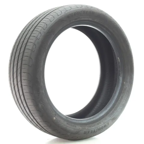 Background image for Sommerreifen Goodyear Assurance Comforttred * EDR XL 205/50 R17 93H DOT26 DEMO