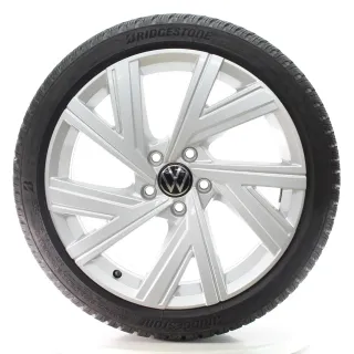 VW Golf 8 VIII CD1 Winterräder Bergamo Bridgestone 225/40R18 DOT25 5H0601025AB - Bild 1