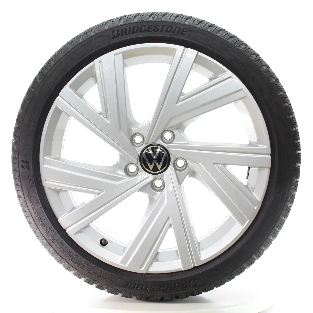 VW Golf 8 VIII CD1 Winterräder Bergamo Bridgestone 225/40R18 DOT25 5H0601025AB - Bild 1