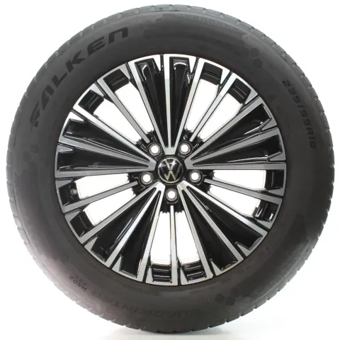 Background image for VW Tiguan CT1 Winterräder Napoli Schwarz Glanz Falken 235/55R18 DOT24 571601025K