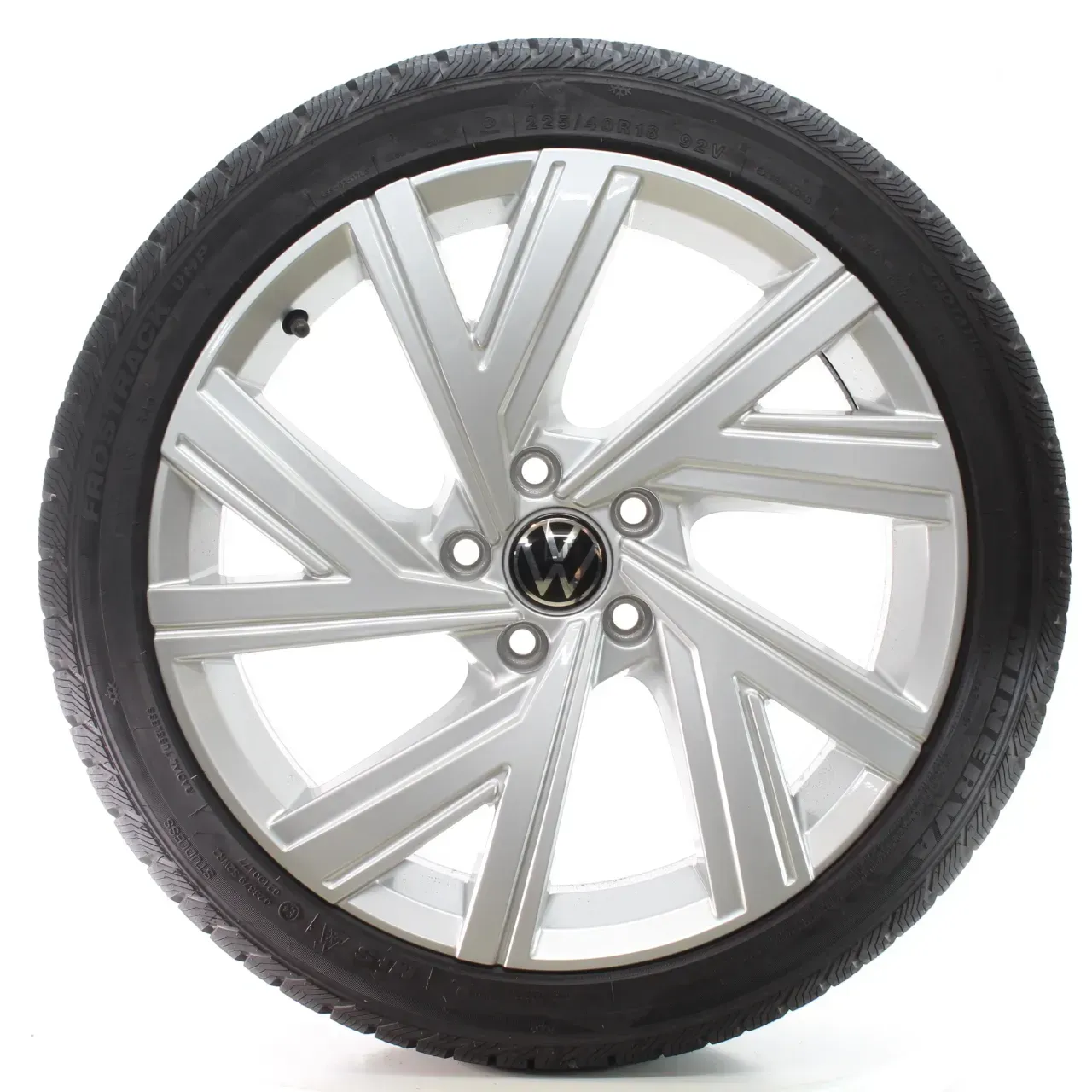 VW Golf 8 VIII CD1 Winterräder Bergamo Minerva 225/40R18 92V DOT25 5H0601025AB - Bild 1