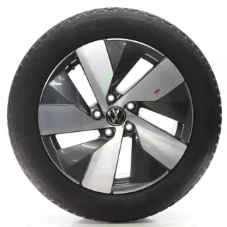 VW Passat B9 Variant CJ5 Winterräder Bologna Goodyear 215/55R17 DOT25 3J0601025K - Bild 4