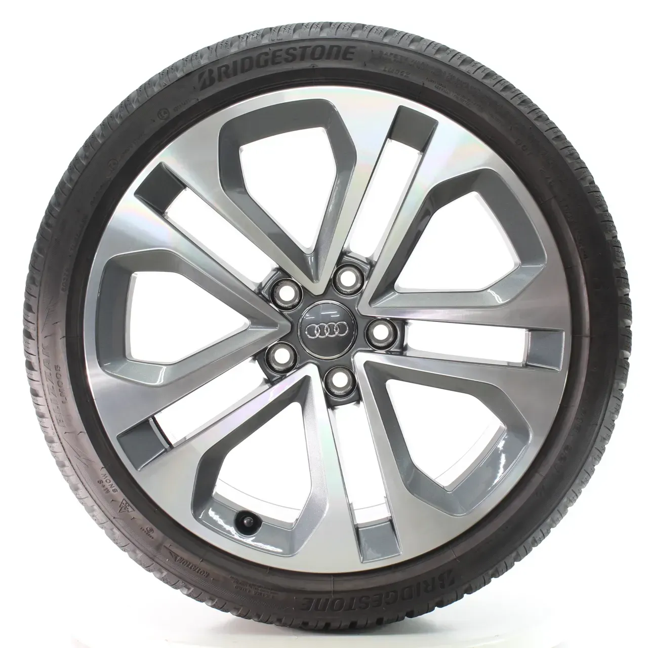Audi A3 S3 8Y GY Winterräder Bridgestone 225/40R18 92V DOT24 8Y0601025CE - Bild 1