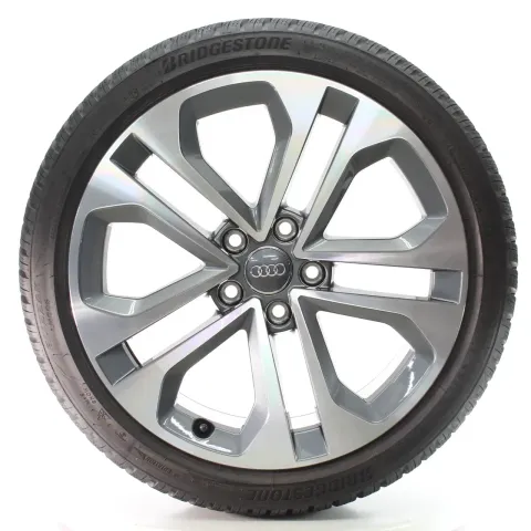 Background image for Audi A3 S3 8Y GY Winterräder Bridgestone 225/40R18 92V DOT24 8Y0601025CE