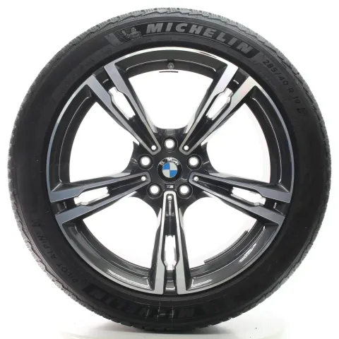 Background image for BMW M5 F90 Winterräder M Doppelspeiche 705 Michelin 265/40-285/40R19 7857075-6