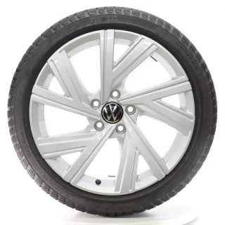 VW Golf 8 VIII GTI R CD1 Winterräder Bergamo Pirelli 225/40R18 DOT25 5H0601025AB - Bild 1