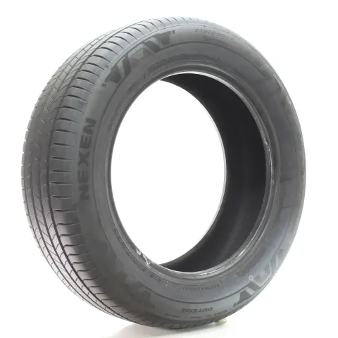 Background image for Sommerreifen Nexen N Fera Primus 215/60R17 96H DOT25 DEMO 10028NXK