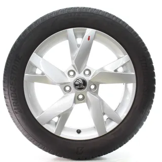 Skoda Octavia IV NX Winterräder Lyra Bridgestone 205/55R17 95V DOT23 5E3601025AC - Bild 2