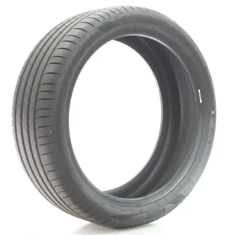 Background image for Sommerreifen Pirelli Cinturato P7 * XL 215/40 R18 89Y DOT25 DEMO