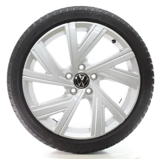 VW Golf 8 VIII CD1 Winterräder Bergamo Bridgestone 225/40R18 DOT25 5H0601025AB - Bild 2