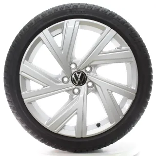 VW Golf 8 VIII CD1 Winterräder Bergamo Pirelli 225/40R18 92V DOT25 5H0601025AB - Bild 4
