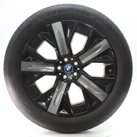 Background image for BMW IX I20 Winterräder Aerodynamikrad 1011 Jet Black Goodyear 255/50R21 5A02655