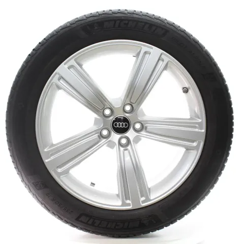 Background image for Audi A8 4N2 Winterräder 5-Speichen Michelin 235/50R19 103H DOT22 4N0601025J