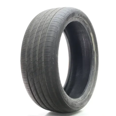 Background image for Sommerreifen Goodyear Assurance ComfortTred * XL EDR 225/40R18 92V 1Stk