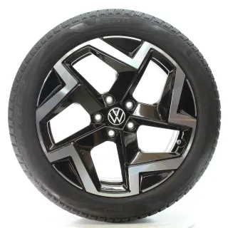 VW Passat B9 Variant CJ5 Winterräder Coventry Pirelli 235/45R18 DOT24 3J0601025M - Bild 4