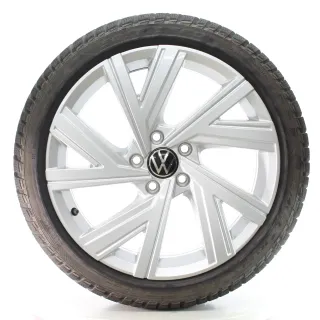 VW Golf 8 VIII GTD GTI R Winterräder Bergamo Pirelli 225/40R18 DOT25 5H0601025AB - Bild 2