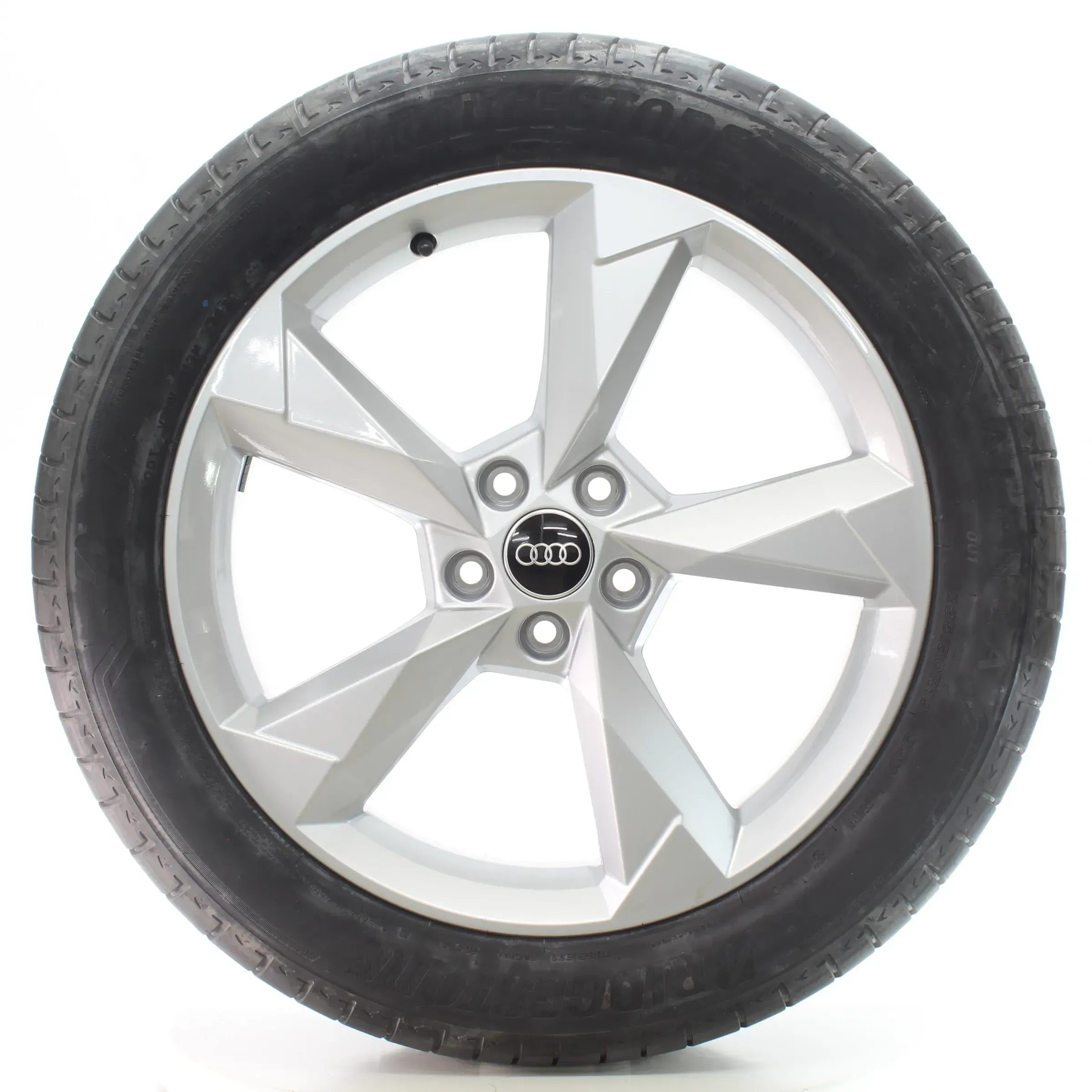 Audi Q3 F3N Sommerräder 5-Arm-Dynamic-Design Bridgestone 235/50R19 83A601025N - Bild 1