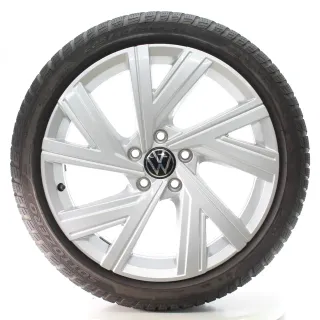 VW Golf 8 VIII GTI R CD1 Winterräder Bergamo Pirelli 225/40R18 DOT25 5H0601025AB - Bild 3