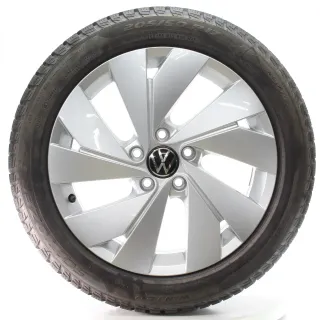 VW Golf 8 VIII CD1 CG5 Winterräder Belmont Pirelli 205/50R17 DOT25 5H0601025B - Bild 3