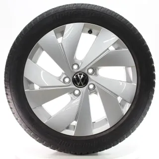 VW Golf 8 VIII CD1 Winterräder Belmont Bridgestone 205/50R17 DOT25 5H0601025B - Bild 1