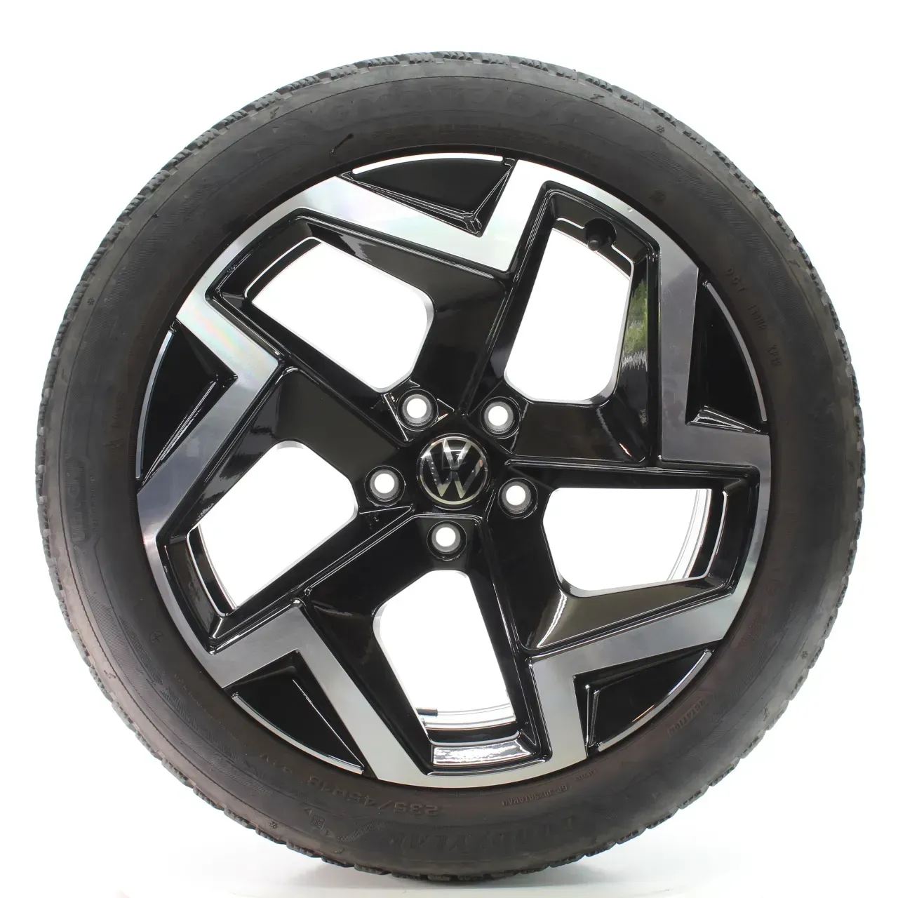 VW Passat B9 CJ5 Winterräder Coventry Goodyear 235/45R18 94V DOT23 3J0601025M - Bild 1