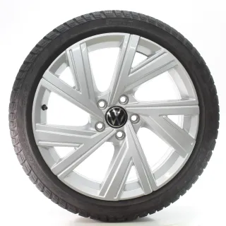 VW Golf 8 VIII GTI GTD R Winterräder Bergamo Pirelli 225/40R18 DOT25 5H0601025AB - Bild 1