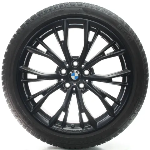 Background image for BMW 5er G30 G31 Winterräder M Performance 786 Pirelli 245/40R19 98V 6885455