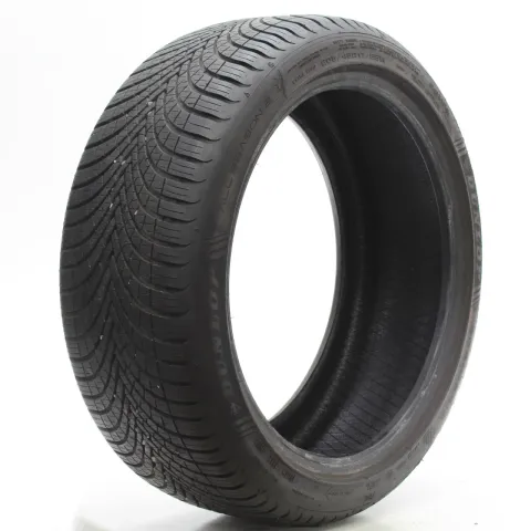 Background image for Allwetterreifen Dunlop All Season 2 XL 205/45 R17 88W DOT24